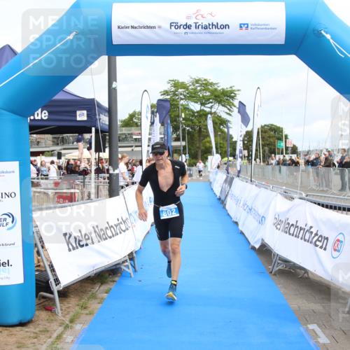 16.08.2026 - KN Förde Triathlon 2026 Markus Tischler http://msf.ph/oto/10000959 16.08.2026 12:26:42 Ziel 802, 802 meine-sportfotos.de