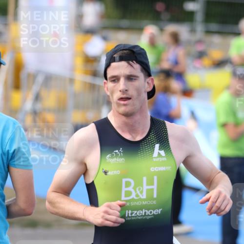 16.08.2026 - KN Förde Triathlon 2026 Antke Förster http://msf.ph/oto/10001129 16.08.2026 15:49:51 Laufen  meine-sportfotos.de