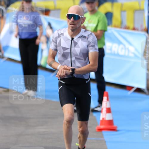 16.08.2026 - KN Förde Triathlon 2026 Antke Förster http://msf.ph/oto/10001189 16.08.2026 15:54:43 Laufen  meine-sportfotos.de