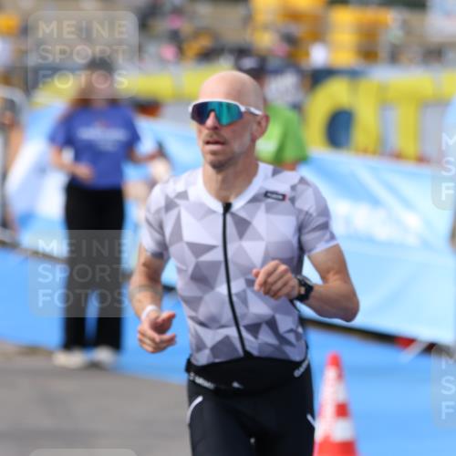 16.08.2026 - KN Förde Triathlon 2026 Antke Förster http://msf.ph/oto/10001191 16.08.2026 15:54:44 Laufen  meine-sportfotos.de