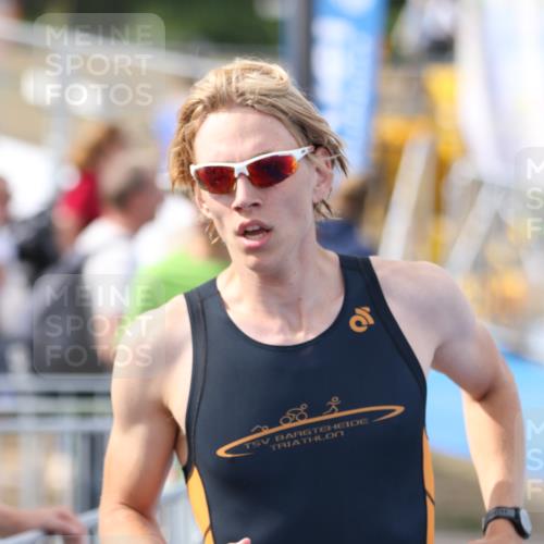 16.08.2026 - KN Förde Triathlon 2026 Antke Förster http://msf.ph/oto/10001381 16.08.2026 16:06:27 Laufen  meine-sportfotos.de