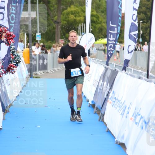 16.08.2026 - KN Förde Triathlon 2026 Markus Tischler http://msf.ph/oto/10001501 16.08.2026 12:31:28 Ziel 426, 426 meine-sportfotos.de