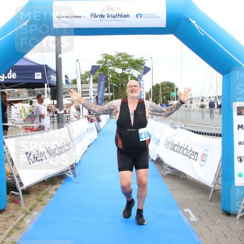 16.08.2026 - KN Förde Triathlon 2026 Markus Tischler http://msf.ph/oto/10001526 16.08.2026 12:32:47 Ziel 413, 413 meine-sportfotos.de