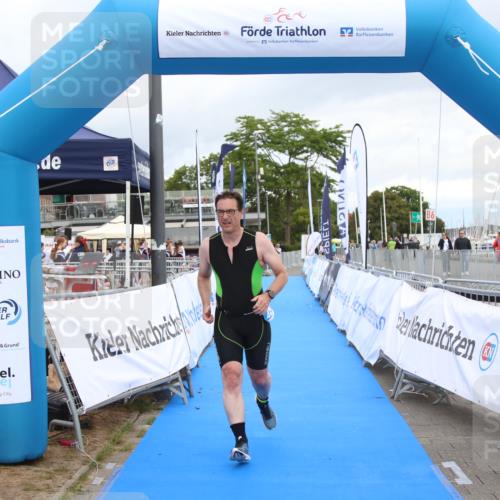 16.08.2026 - KN Förde Triathlon 2026 Markus Tischler http://msf.ph/oto/10001640 16.08.2026 12:47:39 Ziel 424, 424 meine-sportfotos.de