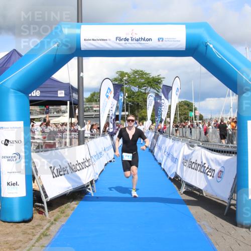 16.08.2026 - KN Förde Triathlon 2026 Markus Tischler http://msf.ph/oto/10002342 16.08.2026 13:57:45 Ziel 522, 561, 522, 561 meine-sportfotos.de