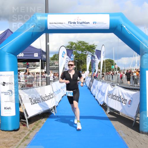 16.08.2026 - KN Förde Triathlon 2026 Markus Tischler http://msf.ph/oto/10002345 16.08.2026 13:57:45 Ziel 522, 561, 522, 561 meine-sportfotos.de