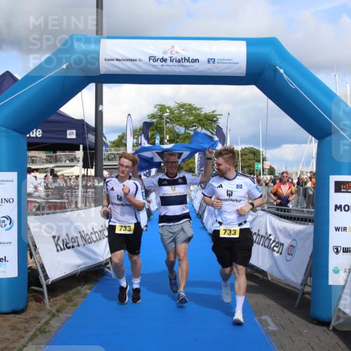 16.08.2026 - KN Förde Triathlon 2026 Markus Tischler http://msf.ph/oto/10002361 16.08.2026 13:57:54 Ziel 733, 733 meine-sportfotos.de