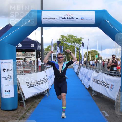 16.08.2026 - KN Förde Triathlon 2026 Markus Tischler http://msf.ph/oto/10002366 16.08.2026 13:58:04 Ziel 594, 611, 594, 611 meine-sportfotos.de