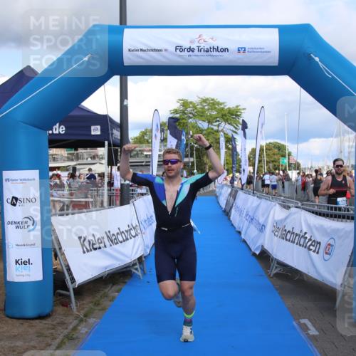 16.08.2026 - KN Förde Triathlon 2026 Markus Tischler http://msf.ph/oto/10002367 16.08.2026 13:58:04 Ziel 594, 611, 594, 611 meine-sportfotos.de