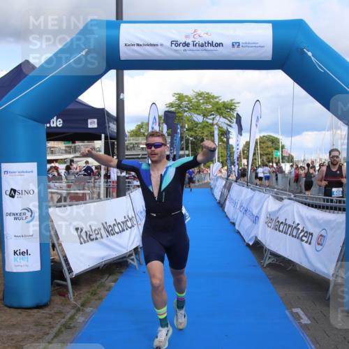 16.08.2026 - KN Förde Triathlon 2026 Markus Tischler http://msf.ph/oto/10002368 16.08.2026 13:58:04 Ziel 594, 611, 594, 611 meine-sportfotos.de