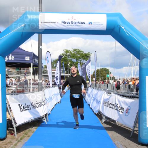 16.08.2026 - KN Förde Triathlon 2026 Markus Tischler http://msf.ph/oto/10002392 16.08.2026 13:58:43 Ziel 555, 555 meine-sportfotos.de