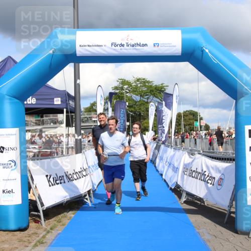 16.08.2026 - KN Förde Triathlon 2026 Markus Tischler http://msf.ph/oto/10002437 16.08.2026 13:59:56 Ziel 735, 735 meine-sportfotos.de