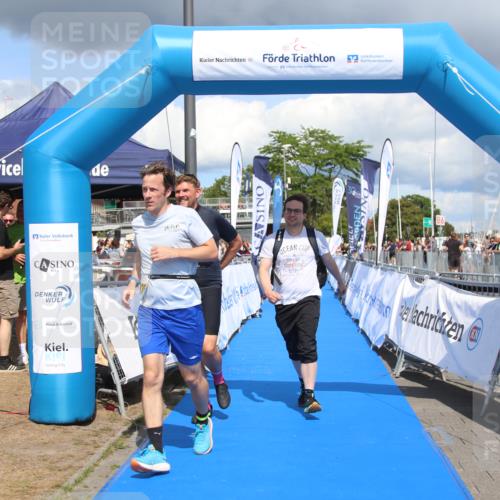 16.08.2026 - KN Förde Triathlon 2026 Markus Tischler http://msf.ph/oto/10002438 16.08.2026 13:59:57 Ziel 735, 735 meine-sportfotos.de