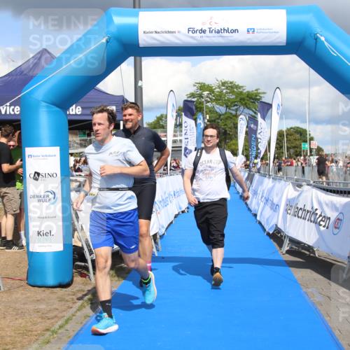 16.08.2026 - KN Förde Triathlon 2026 Markus Tischler http://msf.ph/oto/10002439 16.08.2026 13:59:57 Ziel 735, 735 meine-sportfotos.de