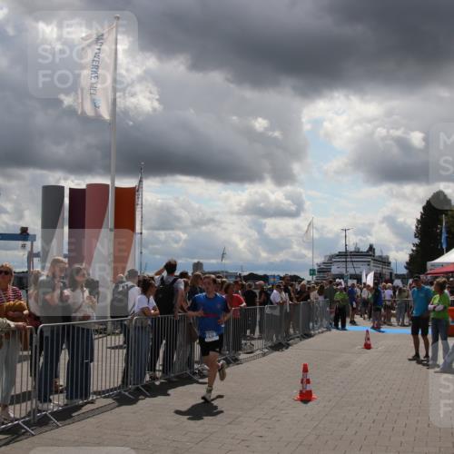 16.08.2026 - KN Förde Triathlon 2026 Markus Tischler http://msf.ph/oto/10002720 16.08.2026 14:08:54 Ziel  meine-sportfotos.de