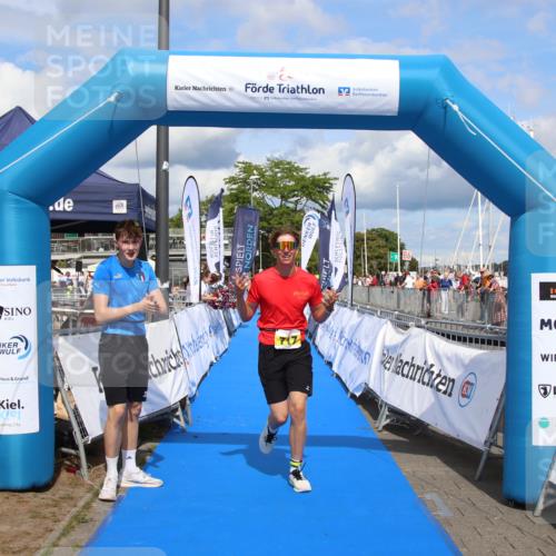 16.08.2026 - KN Förde Triathlon 2026 Markus Tischler http://msf.ph/oto/10002817 16.08.2026 14:14:08 Ziel 717, 717 meine-sportfotos.de
