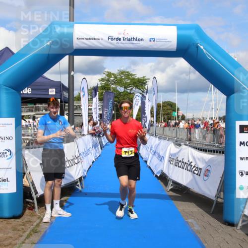 16.08.2026 - KN Förde Triathlon 2026 Markus Tischler http://msf.ph/oto/10002818 16.08.2026 14:14:08 Ziel 717, 717 meine-sportfotos.de