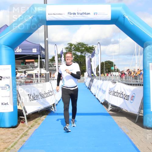16.08.2026 - KN Förde Triathlon 2026 Markus Tischler http://msf.ph/oto/10002884 16.08.2026 14:16:51 Ziel 734, 734 meine-sportfotos.de