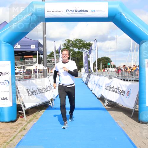 16.08.2026 - KN Förde Triathlon 2026 Markus Tischler http://msf.ph/oto/10002885 16.08.2026 14:16:52 Ziel 734, 734 meine-sportfotos.de