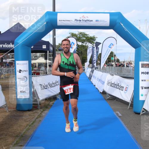 16.08.2026 - KN Förde Triathlon 2026 Markus Tischler http://msf.ph/oto/10003293 16.08.2026 16:22:21 Ziel 0, 10 meine-sportfotos.de