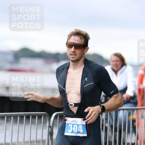 16.08.2026 - KN Förde Triathlon 2026 Antke Förster http://msf.ph/oto/10003416 16.08.2026 11:36:45 Laufen 304, 10 meine-sportfotos.de