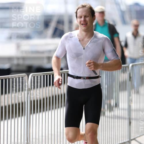 16.08.2026 - KN Förde Triathlon 2026 Antke Förster http://msf.ph/oto/10003486 16.08.2026 13:23:09 Laufen  meine-sportfotos.de