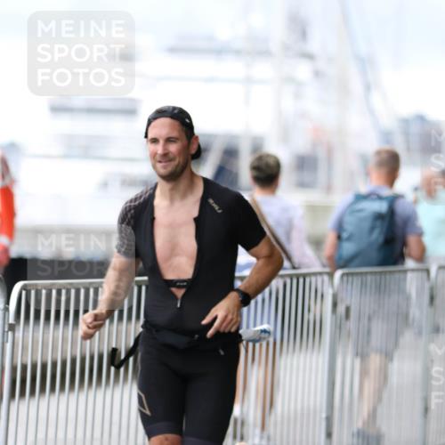 16.08.2026 - KN Förde Triathlon 2026 Antke Förster http://msf.ph/oto/10003647 16.08.2026 11:42:56 Laufen 2 meine-sportfotos.de