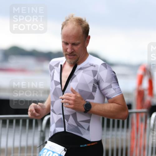 16.08.2026 - KN Förde Triathlon 2026 Antke Förster http://msf.ph/oto/10003993 16.08.2026 11:46:30 Laufen 302 meine-sportfotos.de