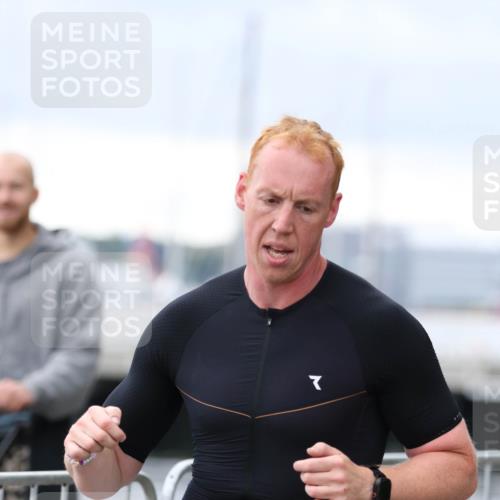 16.08.2026 - KN Förde Triathlon 2026 Antke Förster http://msf.ph/oto/10004049 16.08.2026 11:47:41 Laufen  meine-sportfotos.de