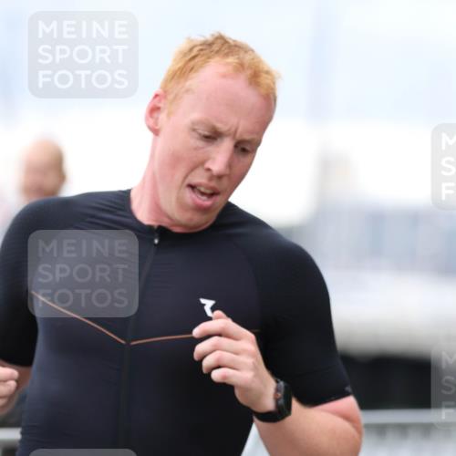 16.08.2026 - KN Förde Triathlon 2026 Antke Förster http://msf.ph/oto/10004053 16.08.2026 11:47:41 Laufen  meine-sportfotos.de