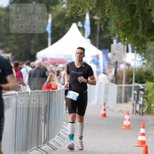 16.08.2026 - KN Förde Triathlon 2026 Antke Förster http://msf.ph/oto/10004065 16.08.2026 11:47:55 Laufen 309 meine-sportfotos.de
