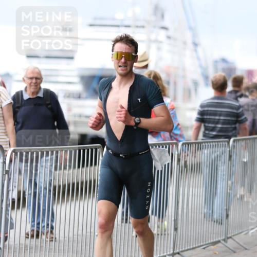 16.08.2026 - KN Förde Triathlon 2026 Antke Förster http://msf.ph/oto/10004073 16.08.2026 11:47:57 Laufen  meine-sportfotos.de