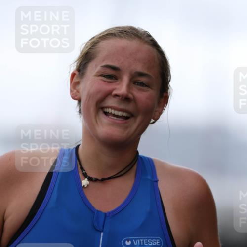 16.08.2026 - KN Förde Triathlon 2026 Antke Förster http://msf.ph/oto/10004372 16.08.2026 10:10:07 Laufen  meine-sportfotos.de