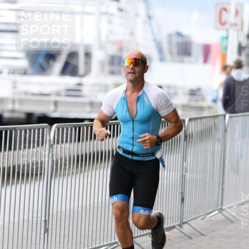 16.08.2026 - KN Förde Triathlon 2026 Antke Förster http://msf.ph/oto/10004397 16.08.2026 11:49:59 Laufen  meine-sportfotos.de