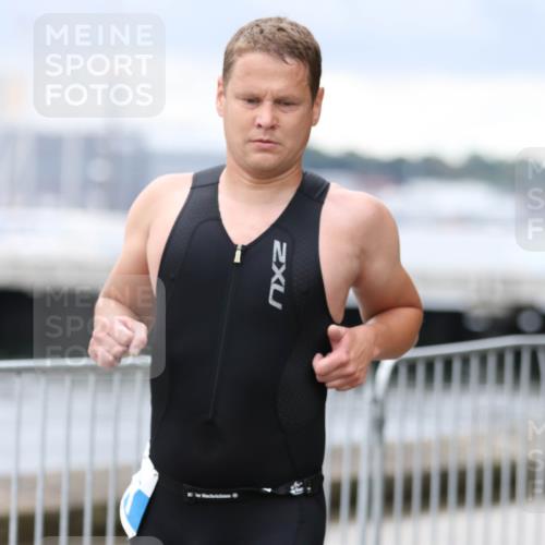 16.08.2026 - KN Förde Triathlon 2026 Antke Förster http://msf.ph/oto/10004501 16.08.2026 11:50:37 Laufen  meine-sportfotos.de