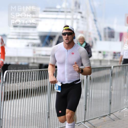 16.08.2026 - KN Förde Triathlon 2026 Antke Förster http://msf.ph/oto/10004561 16.08.2026 11:50:52 Laufen  meine-sportfotos.de