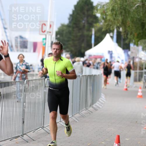 16.08.2026 - KN Förde Triathlon 2026 Antke Förster http://msf.ph/oto/10004601 16.08.2026 11:51:11 Laufen  meine-sportfotos.de
