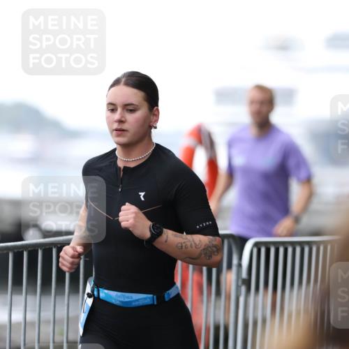 16.08.2026 - KN Förde Triathlon 2026 Antke Förster http://msf.ph/oto/10004672 16.08.2026 10:11:59 Laufen  meine-sportfotos.de