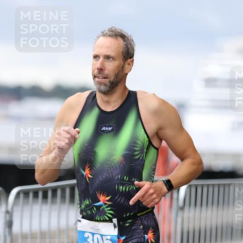 16.08.2026 - KN Förde Triathlon 2026 Antke Förster http://msf.ph/oto/10004757 16.08.2026 11:51:53 Laufen 7001, 305 meine-sportfotos.de