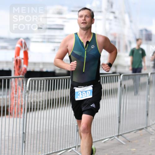 16.08.2026 - KN Förde Triathlon 2026 Antke Förster http://msf.ph/oto/10004781 16.08.2026 11:52:05 Laufen 390 meine-sportfotos.de