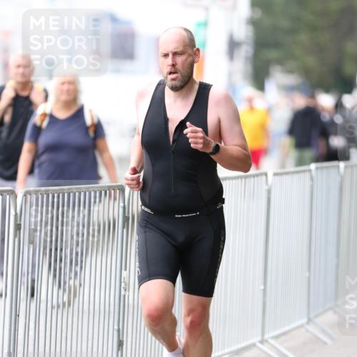 16.08.2026 - KN Förde Triathlon 2026 Antke Förster http://msf.ph/oto/10004805 16.08.2026 11:52:14 Laufen  meine-sportfotos.de