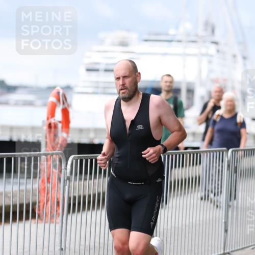 16.08.2026 - KN Förde Triathlon 2026 Antke Förster http://msf.ph/oto/10004809 16.08.2026 11:52:16 Laufen  meine-sportfotos.de