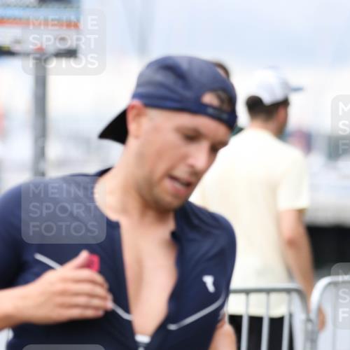 16.08.2026 - KN Förde Triathlon 2026 Antke Förster http://msf.ph/oto/10004861 16.08.2026 11:52:29 Laufen  meine-sportfotos.de