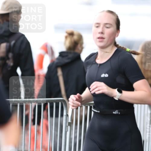 16.08.2026 - KN Förde Triathlon 2026 Antke Förster http://msf.ph/oto/10004900 16.08.2026 10:13:30 Laufen  meine-sportfotos.de