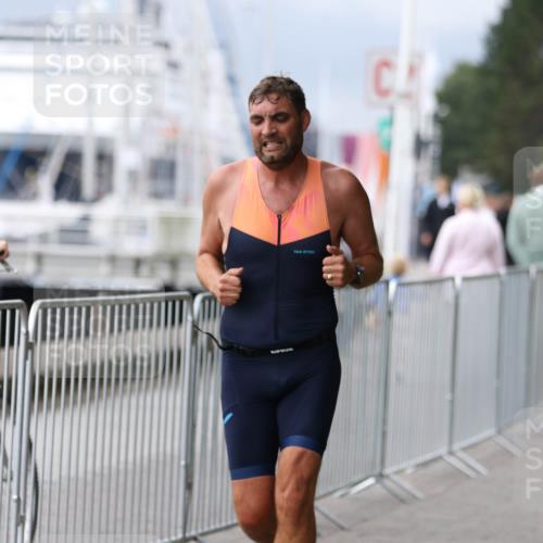 16.08.2026 - KN Förde Triathlon 2026 Antke Förster http://msf.ph/oto/10005081 16.08.2026 11:54:19 Laufen  meine-sportfotos.de
