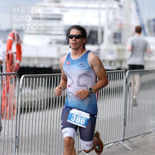 16.08.2026 - KN Förde Triathlon 2026 Antke Förster http://msf.ph/oto/10005109 16.08.2026 11:55:01 Laufen 17, 1, 3, 386 meine-sportfotos.de