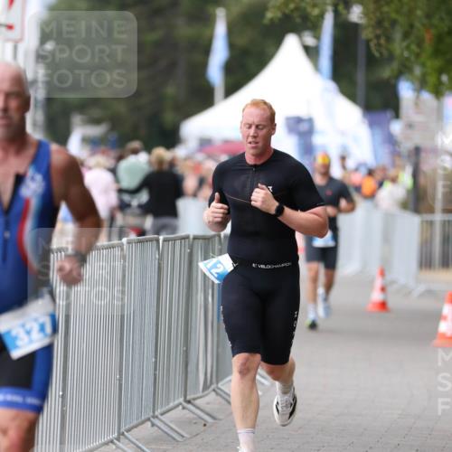 16.08.2026 - KN Förde Triathlon 2026 Antke Förster http://msf.ph/oto/10005137 16.08.2026 11:55:08 Laufen 327, 12 meine-sportfotos.de