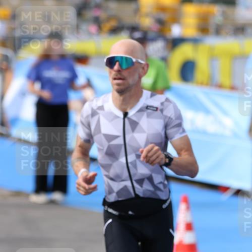 16.08.2026 - KN Förde Triathlon 2026 Antke Förster http://msf.ph/oto/10005199 16.08.2026 15:54:44 Laufen  meine-sportfotos.de