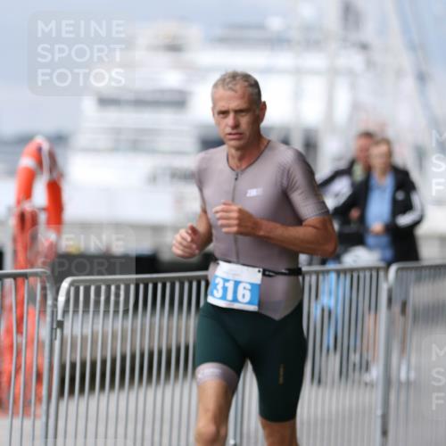 16.08.2026 - KN Förde Triathlon 2026 Antke Förster http://msf.ph/oto/10005493 16.08.2026 11:56:56 Laufen 316 meine-sportfotos.de