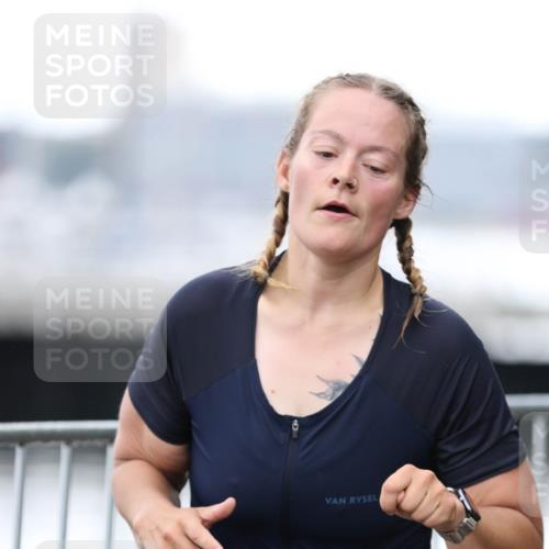 16.08.2026 - KN Förde Triathlon 2026 Antke Förster http://msf.ph/oto/10005536 16.08.2026 10:17:38 Laufen  meine-sportfotos.de
